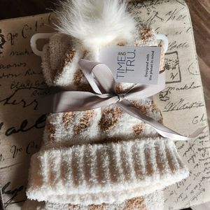 Time and Tru Scarf and Beanie set